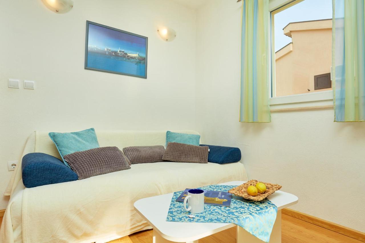 Apartments Zelic Tucepi Tučepi Quarto foto