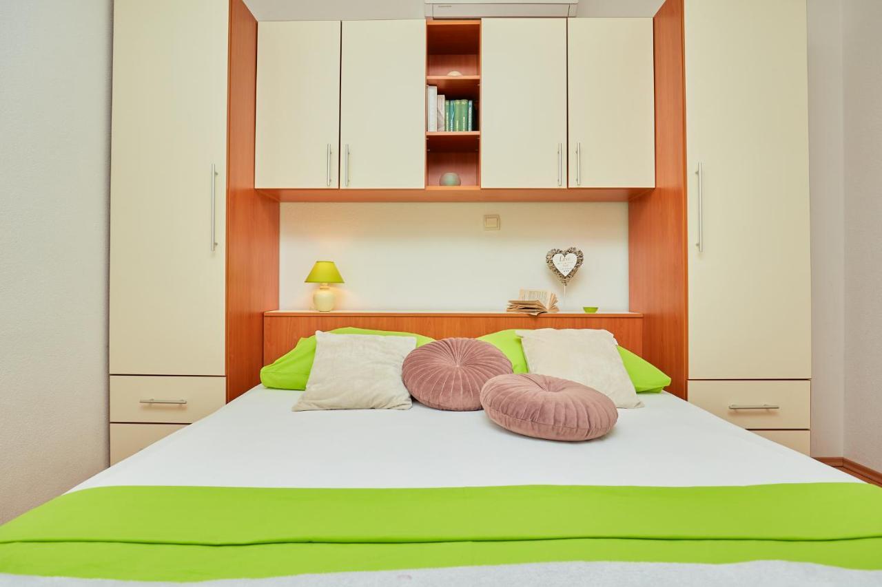 Apartments Zelic Tucepi Tučepi Quarto foto
