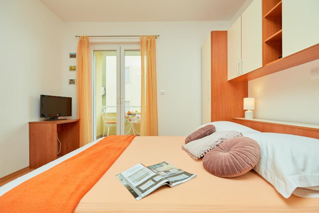 Apartments Zelic Tucepi Tučepi Quarto foto