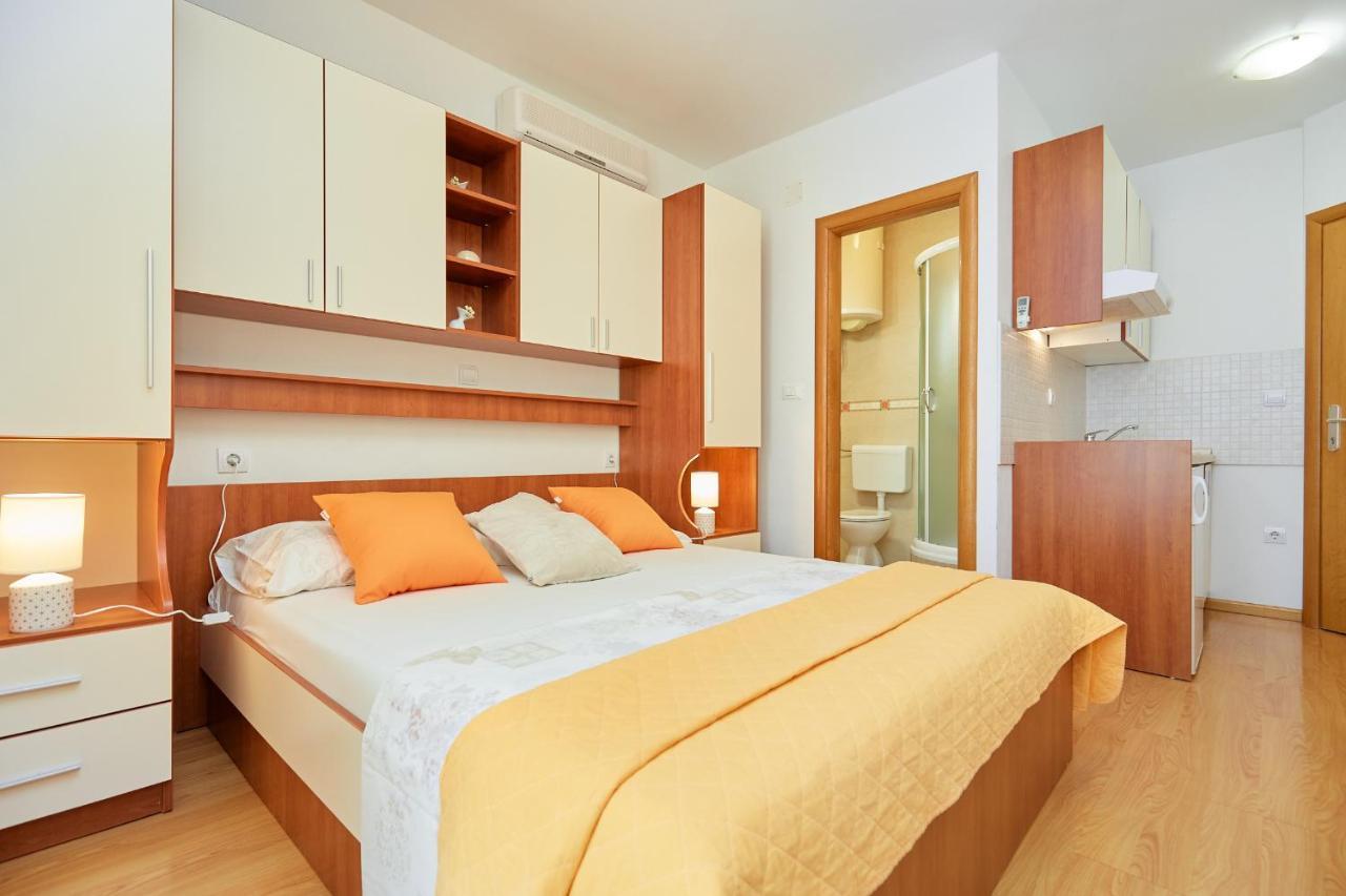 Apartments Zelic Tucepi Tučepi Quarto foto