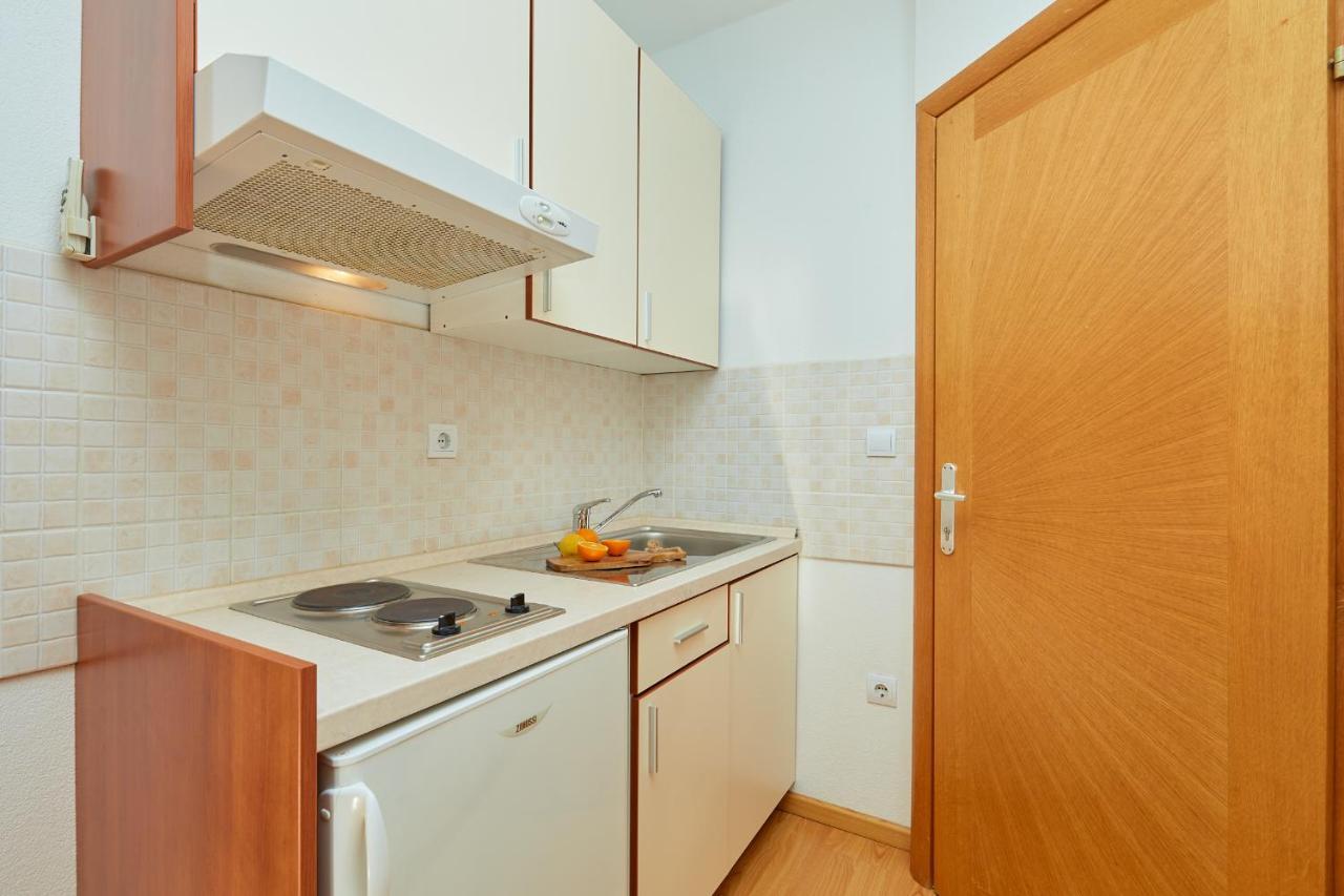 Apartments Zelic Tucepi Tučepi Quarto foto
