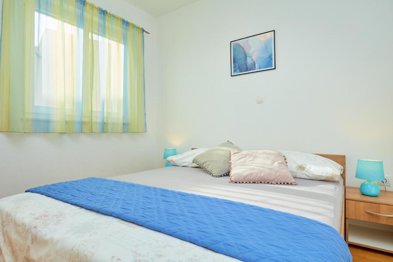 Apartments Zelic Tucepi Tučepi Quarto foto